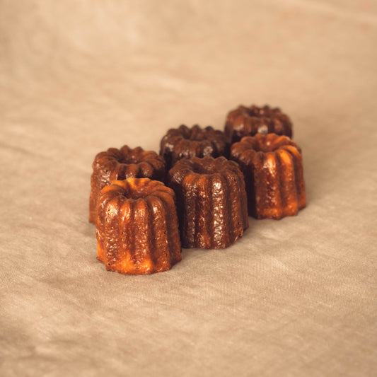 Box of 6 traditional Canelés